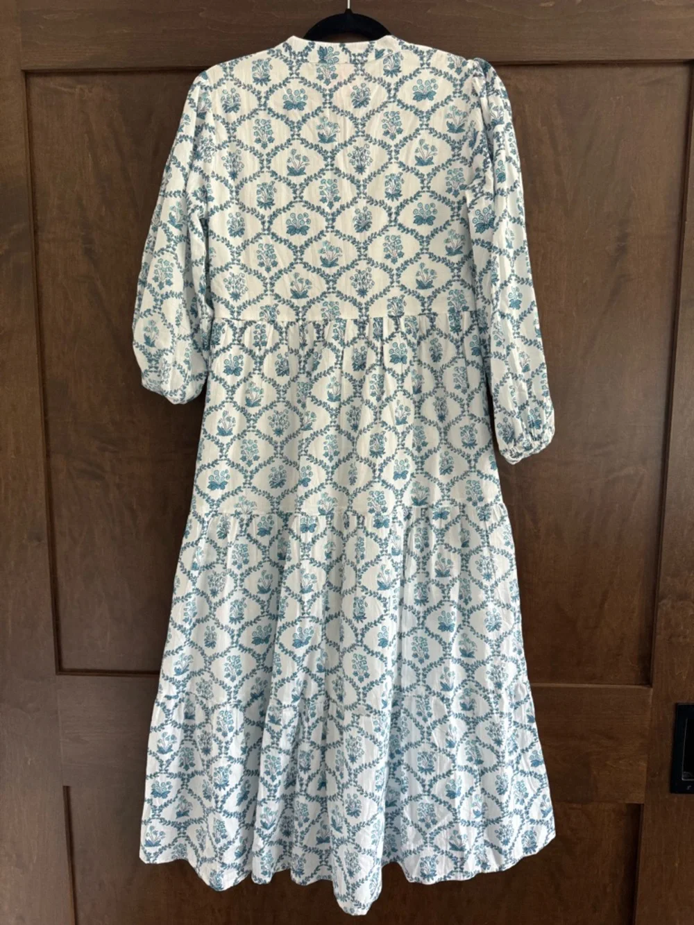 NWT Victoria Dunn Blue and White Floral Tiered Maxi Dress - Picture 2 of 3